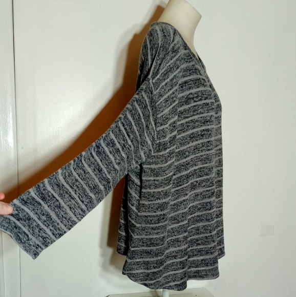 Cato Gray Striped Top Sz 18/20W - Picture 10 of 10